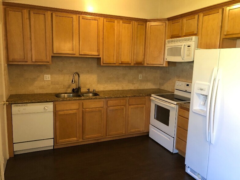 Building Photo - 26042 Serrano Ct