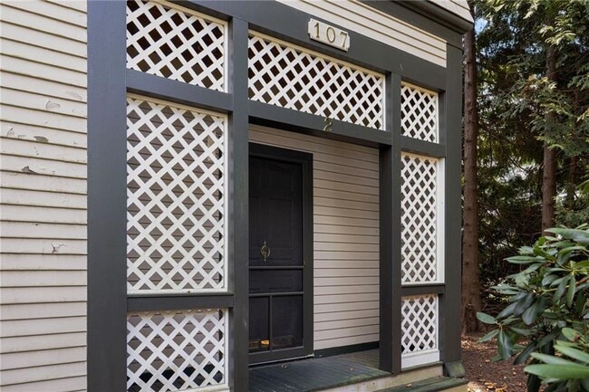 Building Photo - 107 Old Beach Rd