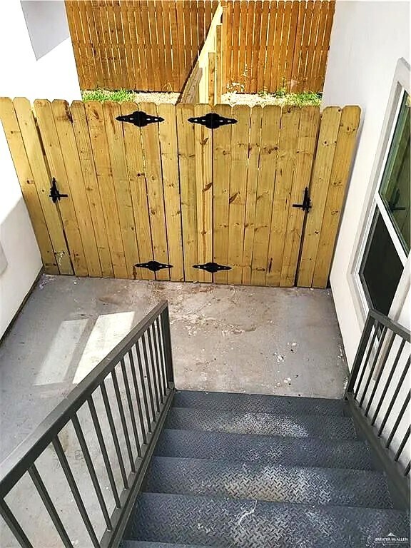 Building Photo - 3704 N Robin Ave