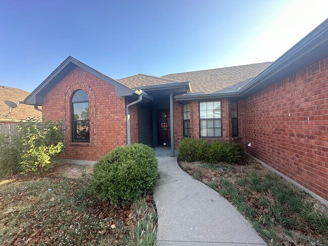 Building Photo - 6816 SW Drakestone Blvd