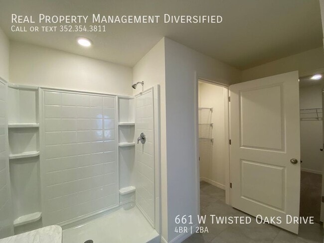 Building Photo - 4801 N Forest Ridge Blvd