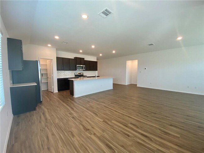Building Photo - 122 Isaac Millsaps Trl
