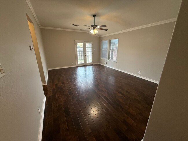 Building Photo - "Beautiful 4-Bed, 2-Bath Home in Emerald Valley – Lease for $1,725 (15 Months)