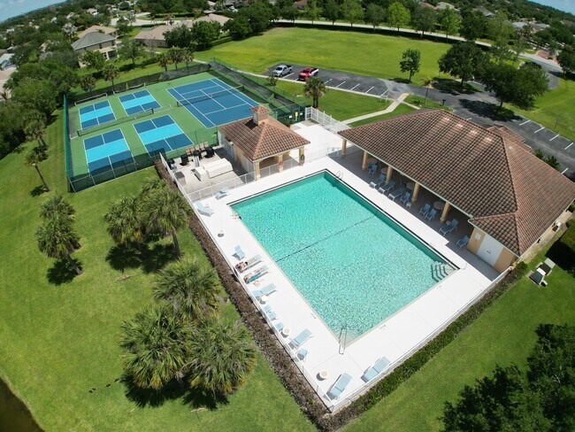 Building Photo - 515 South Valencia Cir SW