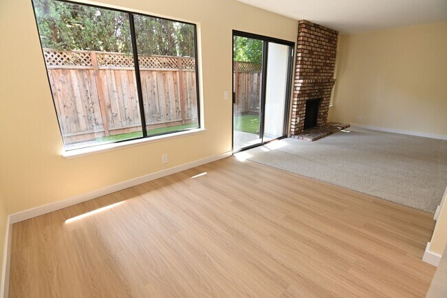 Building Photo - 347 W Rincon Ave