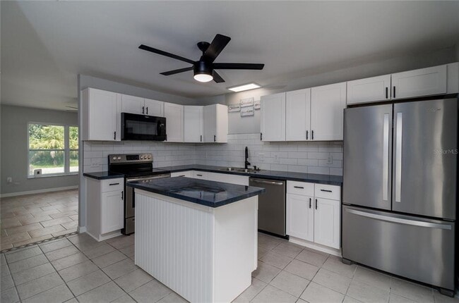 Building Photo - 4846 Globe Terrace