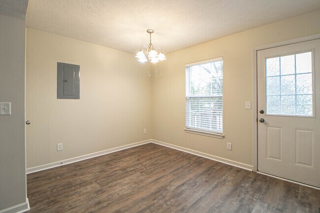 Building Photo - 916- A Charlotte Street