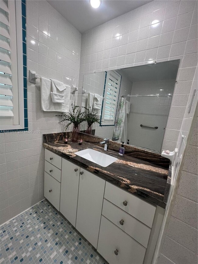 Building Photo - 7760 Aviation Blvd