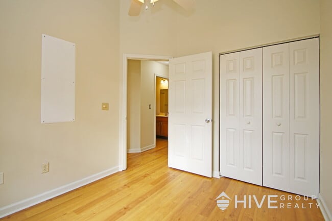 Building Photo - Charming Townhome in Harrisonburg!