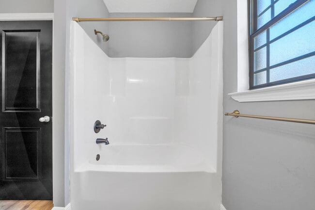 Building Photo - 4628 Hermosa Rd