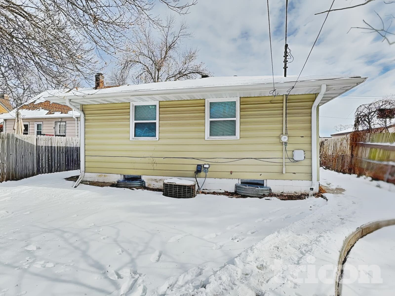 Building Photo - 4010 Monroe St NE