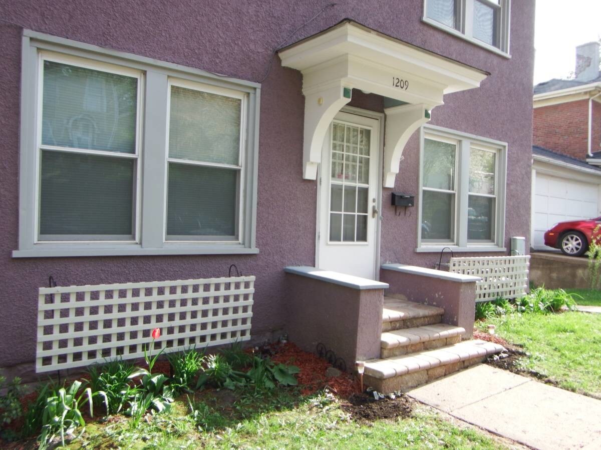 1209 Front Door - 1209 E 9th St