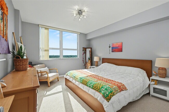 Building Photo - 610 W Las Olas Blvd