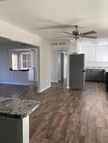 Building Photo - 3109 N Sunset Ave
