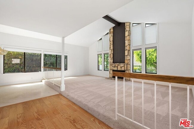 Building Photo - 1347 Avenida de Cortez