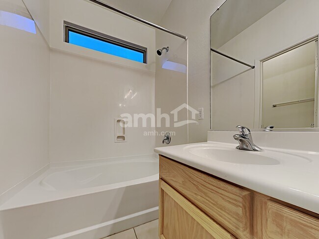 Building Photo - 3638 E Janelle Way