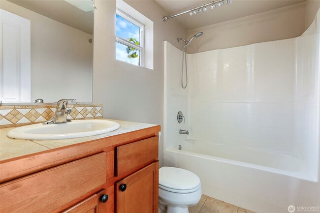Building Photo - 3Bd/2.5Ba Seattle Townhome