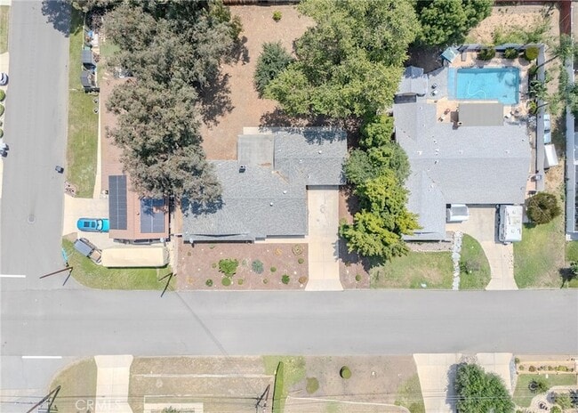 Building Photo - 20140 Kayne St