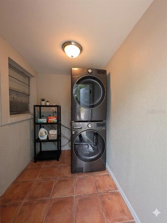 Building Photo - 307 W Woodlawn Ave