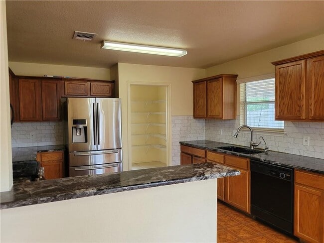 Building Photo - 312 Sweet Leaf Ln