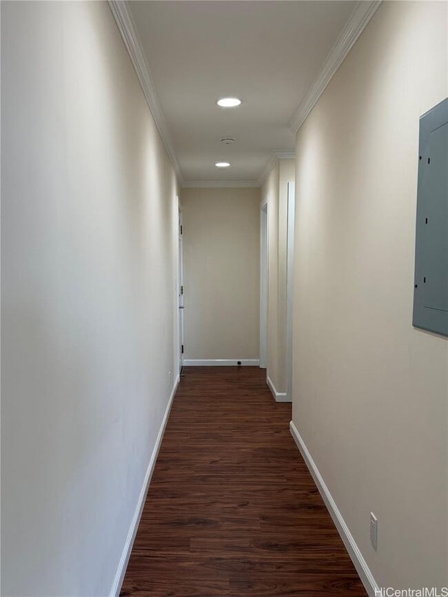 Building Photo - 2 bedroom, 1 bath in Kaimuki!