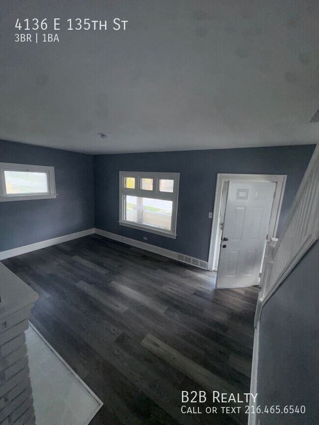 Building Photo - 4136 E 135th St