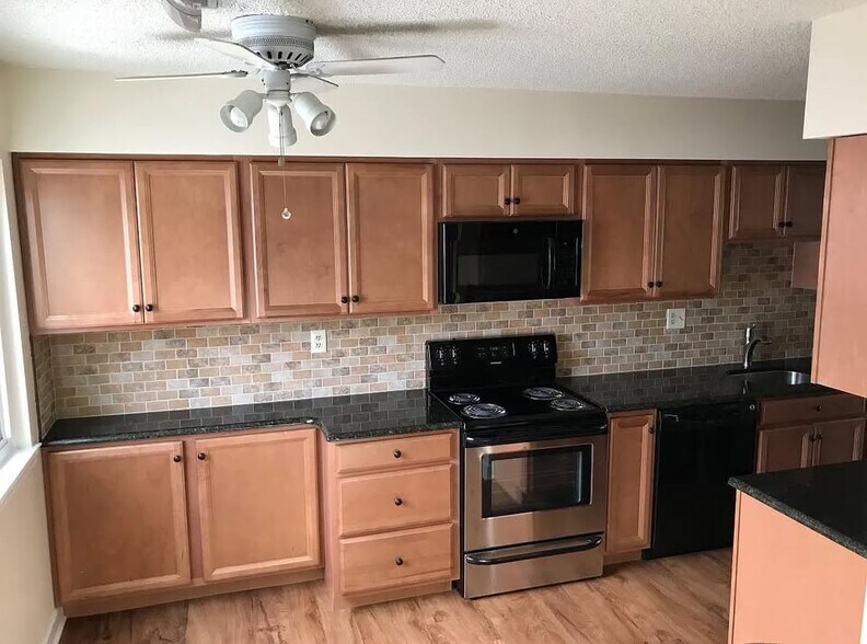 Building Photo - 104 Cavalry Ct