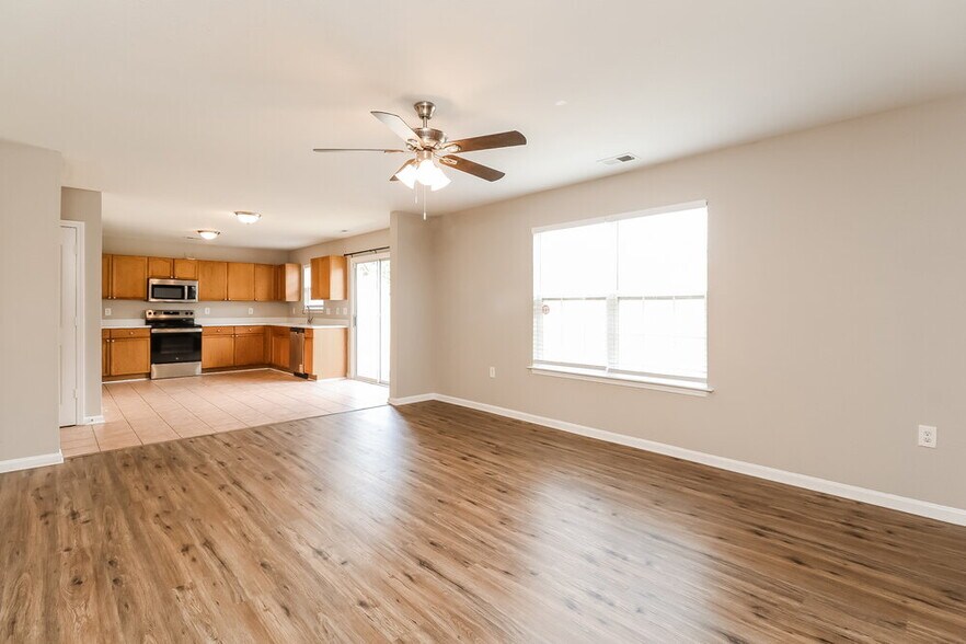 Building Photo - 5015 Patricia Ann Ln