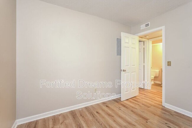 Building Photo - 509 Mystic Dr