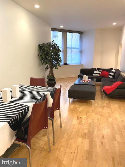 Building Photo - 1600 Arch St