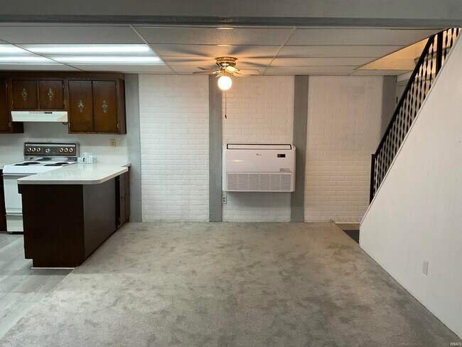 Building Photo - 107 N Rufus St