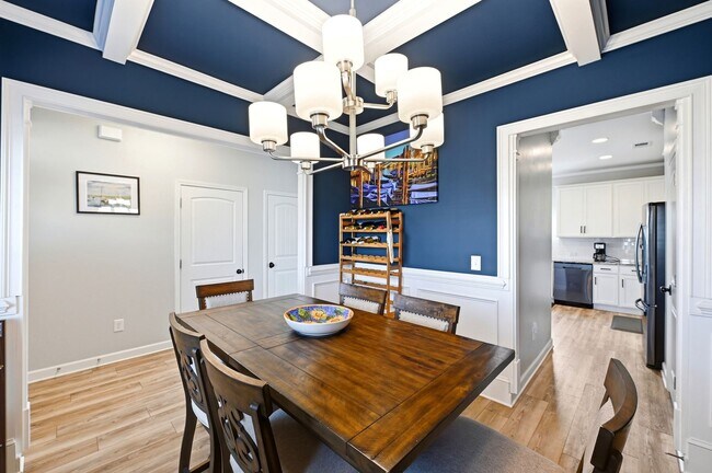 Building Photo - This beautiful - like new, energy efficient home in Grayson Park!