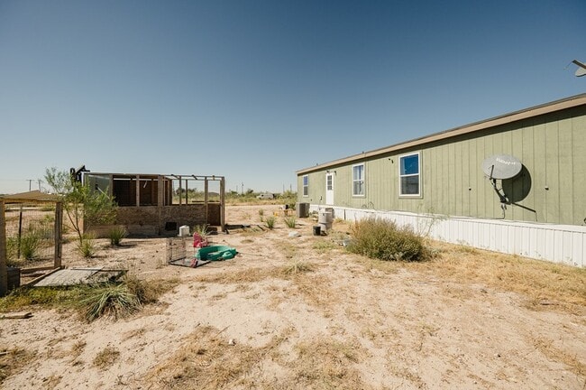 Building Photo - 12615 W 61st St