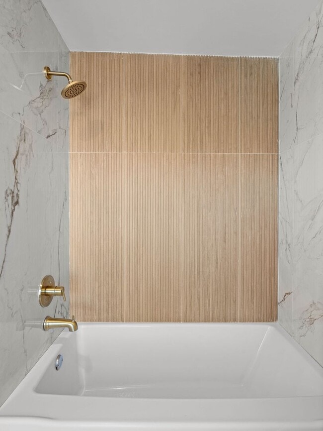 Building Photo - Spacious 5-Bedroom Rental with Backyard & Basement in Millville