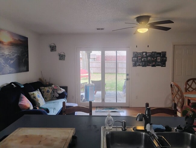 Building Photo - 2009 S 11th St