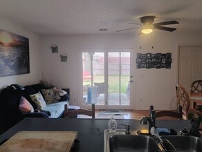 Building Photo - 2009 S 11th St