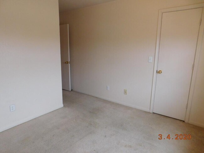 Building Photo - 2811 Cantabrian Dr