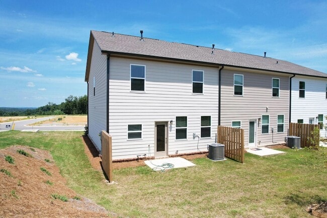 Building Photo - 5010 Highwood Dr
