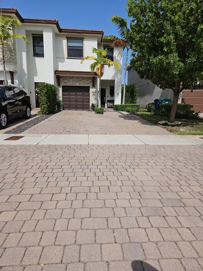 Building Photo - 25111 SW 108th Ave
