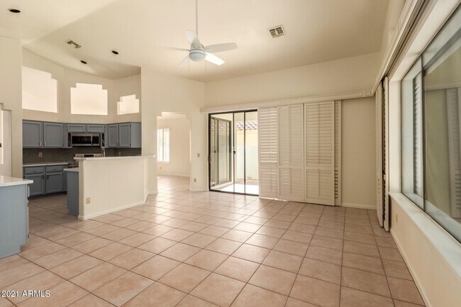 Building Photo - 4734 N Brookview Terrace