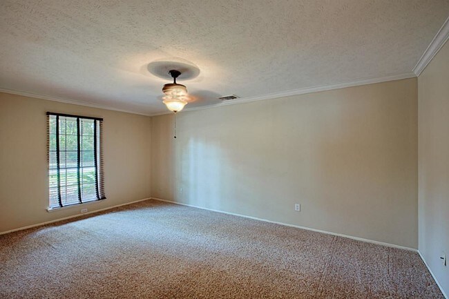 Building Photo - 3314 Falling Brook Dr