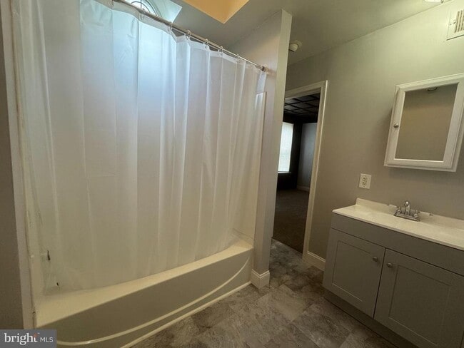 Building Photo - 417 Cinnaminson Ave