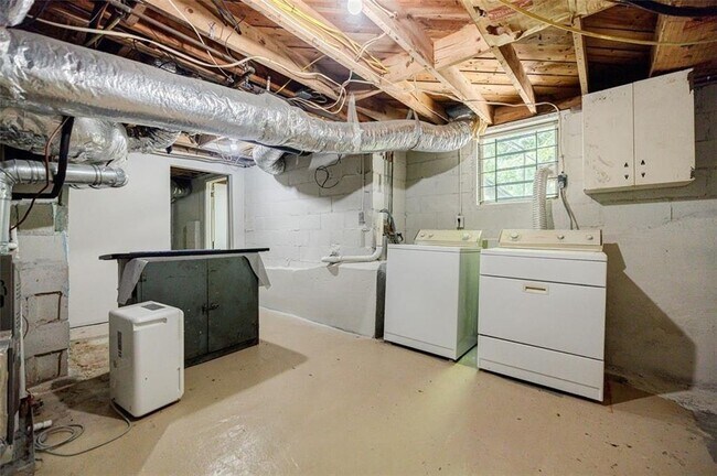 Building Photo - 1716 Beacon Hill Blvd NE