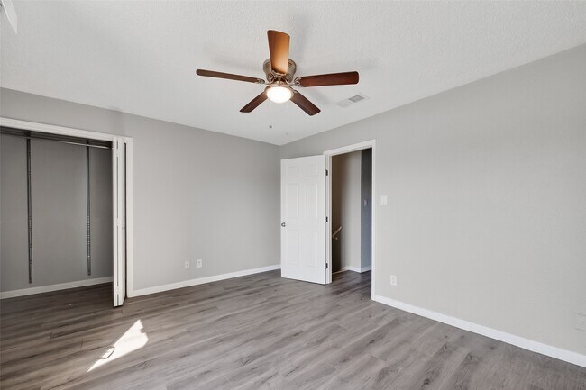 Building Photo - 1710 Good Day Dr