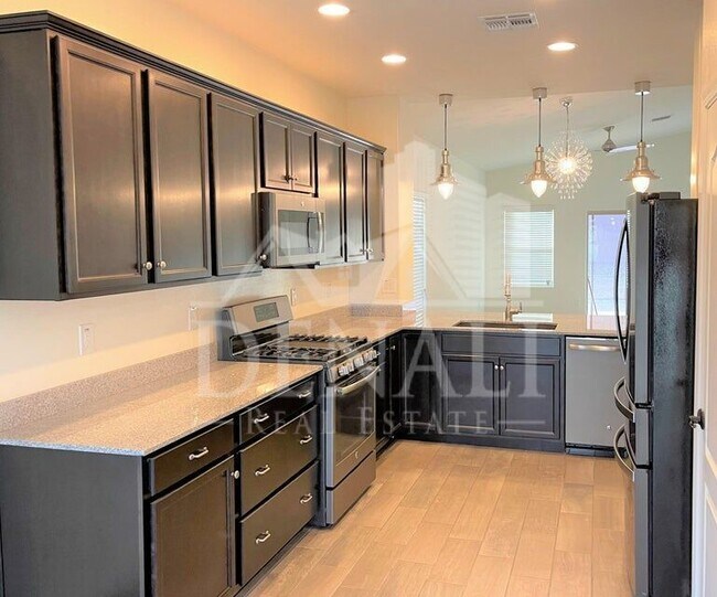 Building Photo - 2723 E Mews Rd