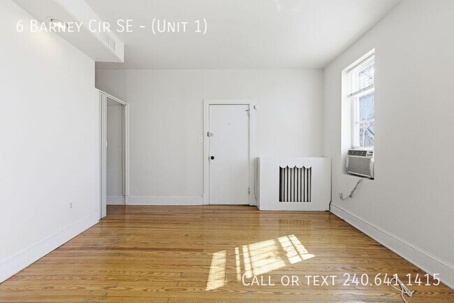 Building Photo - 6 Barney Cir SE