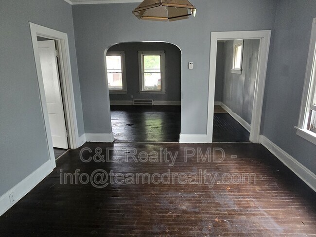 Building Photo - 378 E 156th St