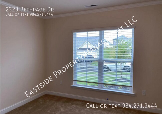 Building Photo - 2323 Bethpage Dr