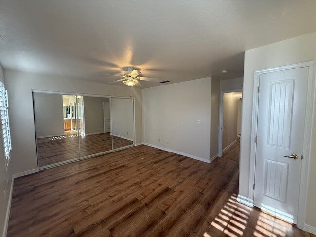 Building Photo - 3 Bedroom 2 Bathroom Home