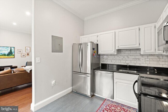 Building Photo - 1325 13th St NW